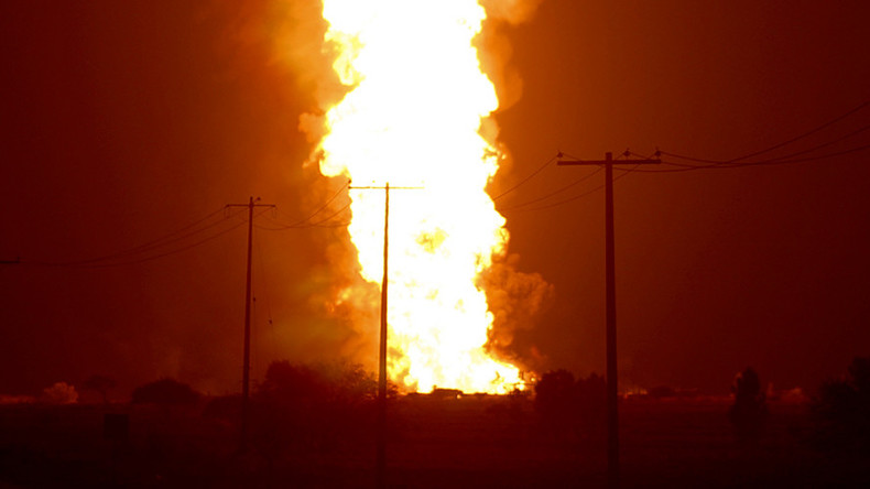 Oil Pipeline Explodes & Bursts Into Flames In Bahrain (VIDEOS) — RT ...