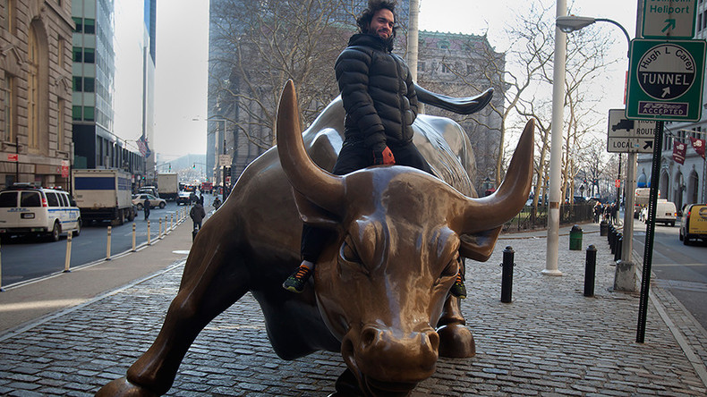 Wall Street bankers expecting bigger bonuses in their stocking