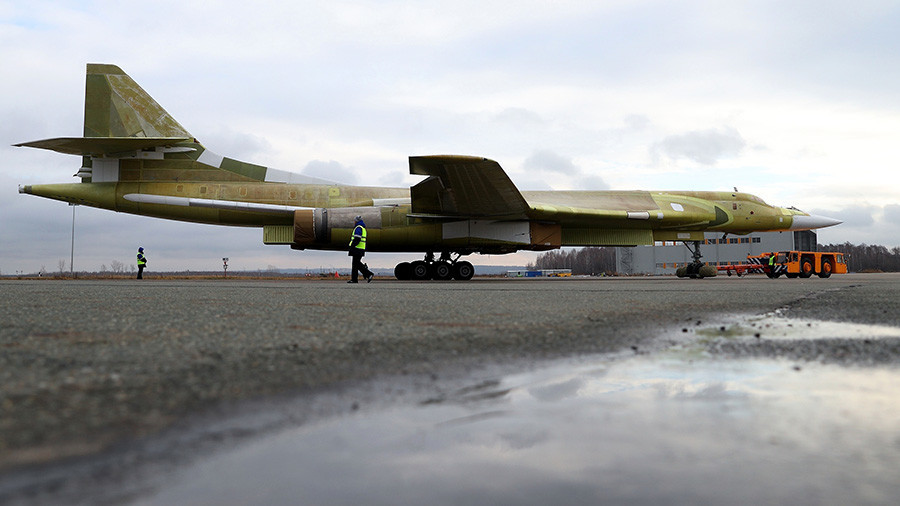 Blackjack returns: Russia unveils newly built Tu-160 supersonic strategic  bomber — RT World News