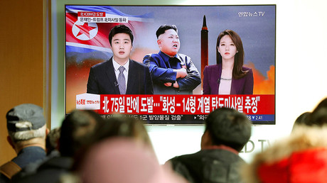 People watch a news report on the North Korea missile launch in Seoul, South Korea, November 29, 2017 © Kim Hong-Ji
