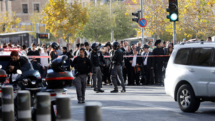 Israeli security guard stabbed at Jerusalem’s central bus station (PHOTO, VIDEO)