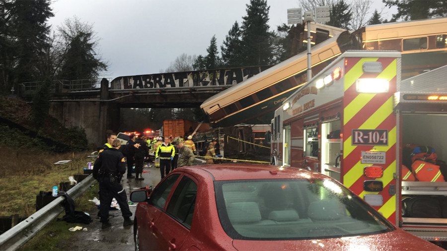 At least 6 people killed as Amtrak train derails onto highway in Washington state (VIDEO)