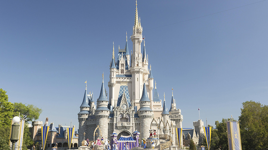 Power outage shuts down half of Disneyland