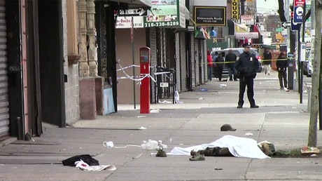 Knife-wielding man prompts Dutch police to open fire at Amsterdam Airport (VIDEO)