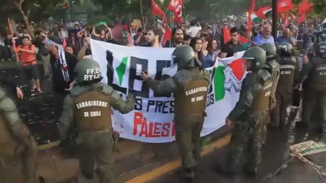Palestinian community holds demonstration in front of US Embassy in Chile