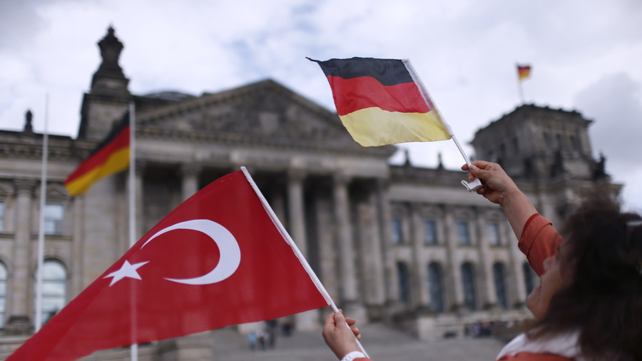 Turkish foreign minister seeks 'new beginning' with Germany