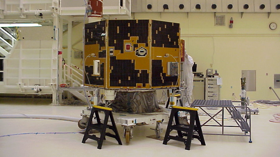 It’s alive! Amateur astronomer finds long-lost NASA satellite