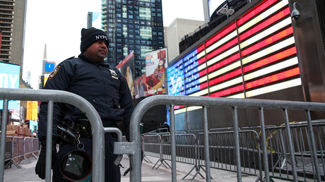 3 injured in Manhattan shooting near Empire State Building
