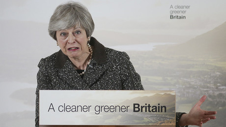 Italian passenger racially abused on London tube in shocking footage, police hunting suspect (VIDEO)