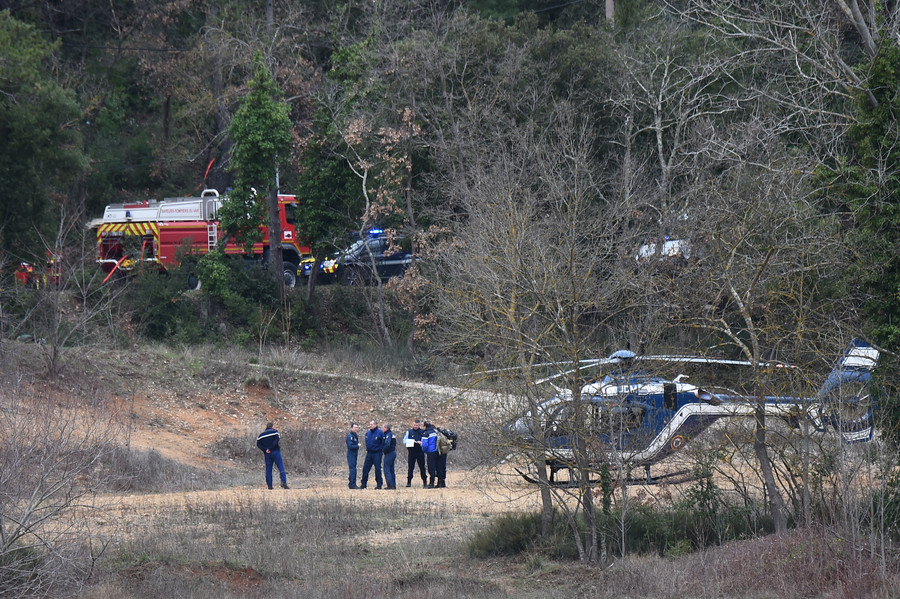 Five dead after two military helicopters crash in France