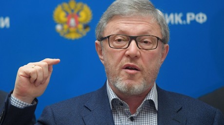 Yabloko party's presidential candidate, Grigory Yavlinsky, after registration at the Central Election Commission © Evgeny Biyatov