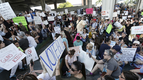 ‘We call BS’: Large protest demands gun control after Florida school shooting (PHOTOS)