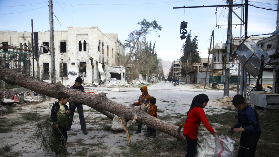 Aid convoy delivers food in Syria's Eastern Ghouta Aid convoy delivers food in Syria's Eastern Ghouta