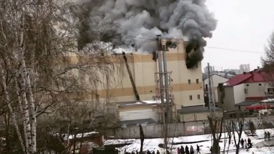 3 children 1 woman die in massive shopping mall blaze in Russia