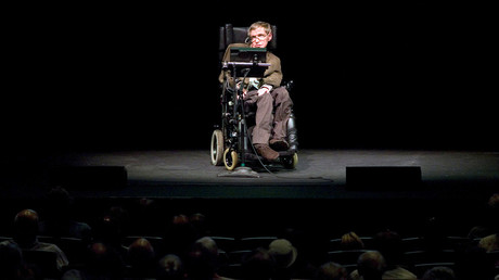 Physicist Stephen Hawking dies at the age of 76 5aa8a544fc7e93bb758b45d0