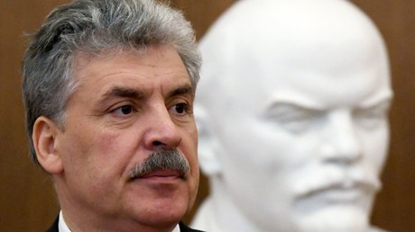 Russian presidential candidate Pavel Grudinin meets with voters at the Lenin Palace of Culture in Kazan © Maksim Bogodvid