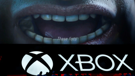 Gamers watch Tekken 7 at the Microsoft Xbox media briefing, 2016  © Lucy Nicholson