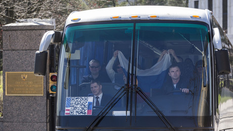 Russian diplomats expelled by the US leave the embassy in Washington, D.C, March 31, 2018. © ZACH GIBSON 