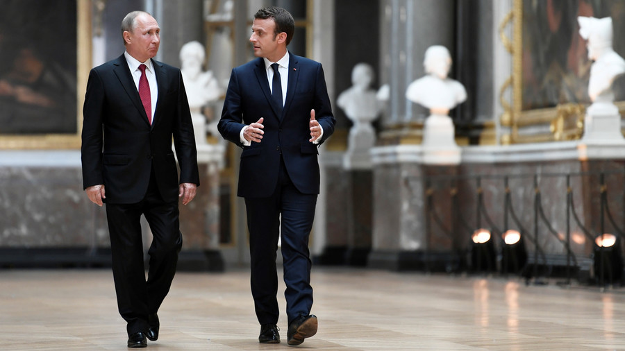 ‘I’m the equal of Putin,’ Macron tells journalists over a drink