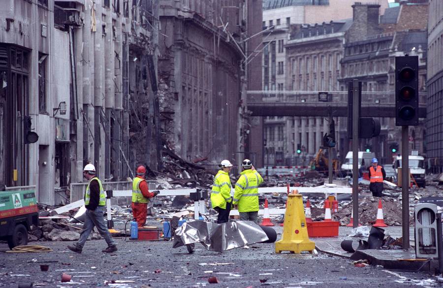 Bishopsgate Bomb 25yrs On: New Photos Show Devastation Of A Crime Never ...