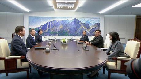South Korean President Moon Jae-in and North Korean leader Kim Jong-un attend the inter-Korean summit at the truce village of Panmunjom, South Korea April 27, 2018. Â© Host Broadcaster via Reuters