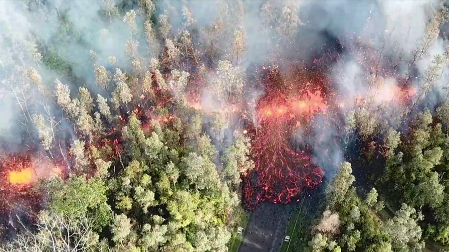 Lava outbreak triggers evacuations in Hawaii amid fears of imminent eruption (VIDEOS)