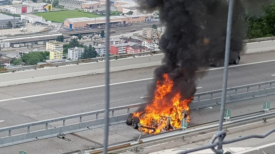 Tesla bursts into flames after fatal crash in Switzerland (PHOTOS)