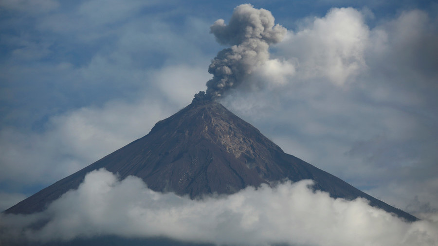 Volcanic eruptions may sap oxygen from oceans, lead to ‘mass extinction ...