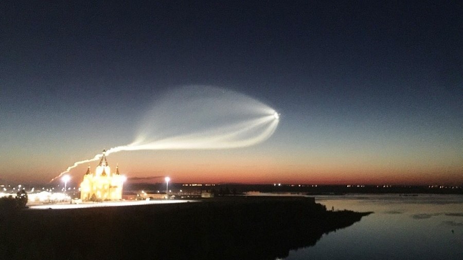 Not of this world? Stunning images as Russian rocket flyover awes people across country (VIDEO)