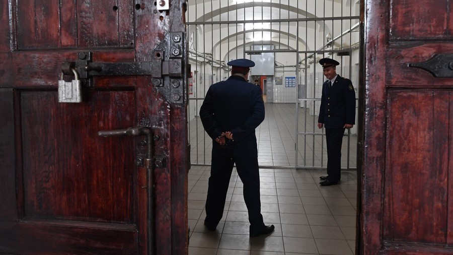 Almost 80% of Russians want death penalty to fight corruption, Twitter poll shows