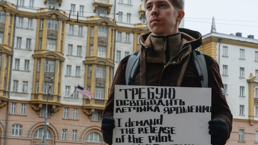 Russian pilot jailed in US vows to continue fight for return home