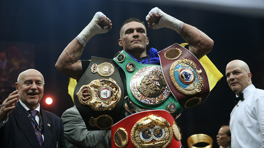 Ông vua hạng cân Cruiserweight Oleksandr Usyk chuyển lên hạng nặng