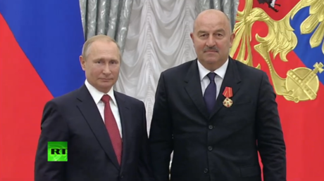Putin awards prestigious ‘Order of Alexander Nevsky’ to World Cup coach Cherchesov
