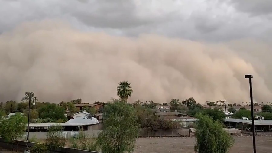 the storm encroaching on phoenix, arizona 08 kirstenfinally1