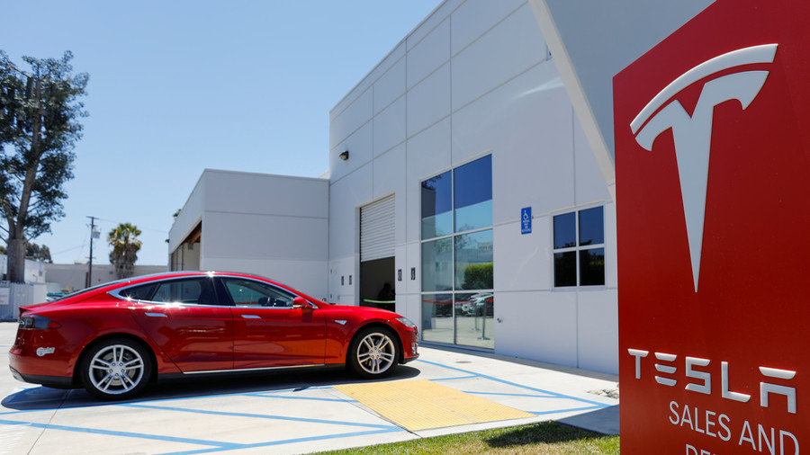 Tesla Inc: Elon Musk says he's considering taking car-maker private