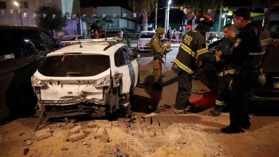 VIDEO captures chaotic scenes in southern Israel as 150 rockets fired from Gaza