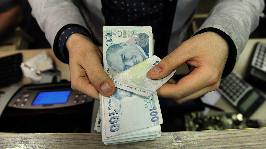 Erdogan urges Turks to dump dollar to support lira