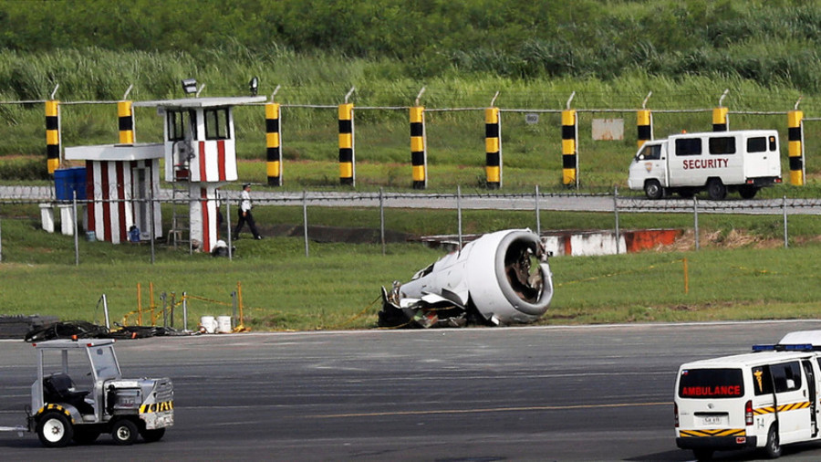 Video captures panic among passengers as Chinese Boeing 737 crashlands