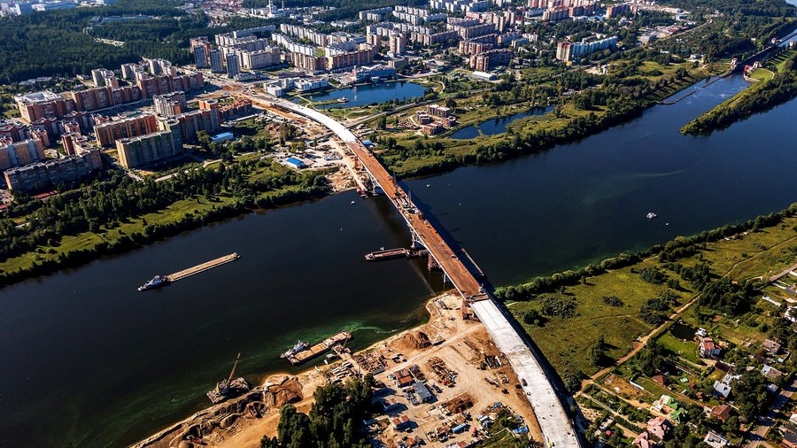 Город дубна московская область. Город Дубна река Волга. Дубна Московская область Волга. Дубна Московская область мост. Дубна левый берег.