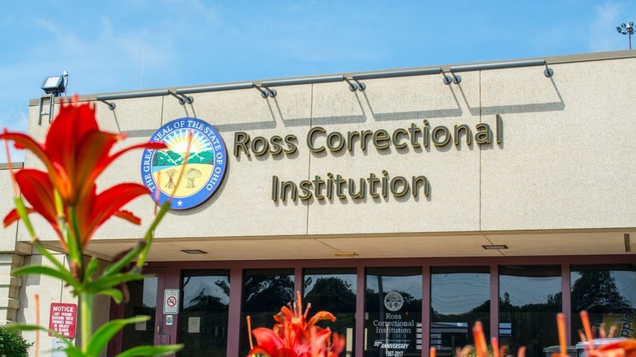 Mass opiate overdose suspected in Ohio prison
