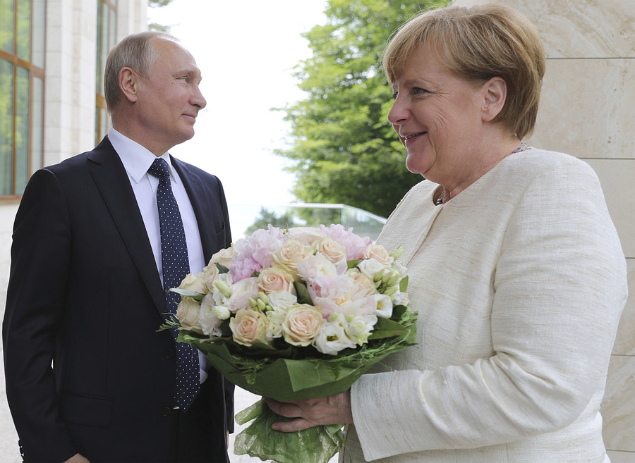 Putin and Merkel relations — RT