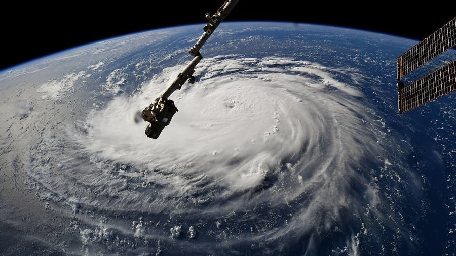 245,000 Ordered To Evacuate In Virginia As Powerful Hurricane Florence ...