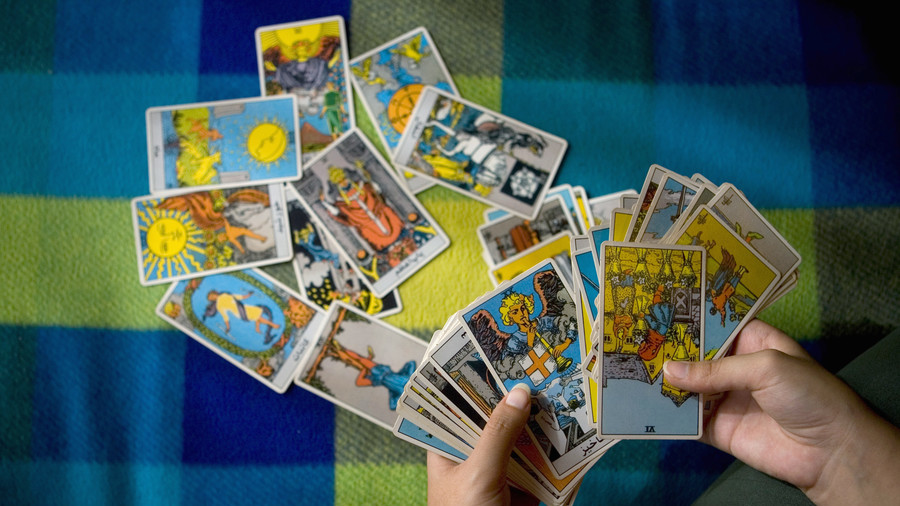 Unfortunate: Tarot reader arrested over €4 million in undeclared earnings