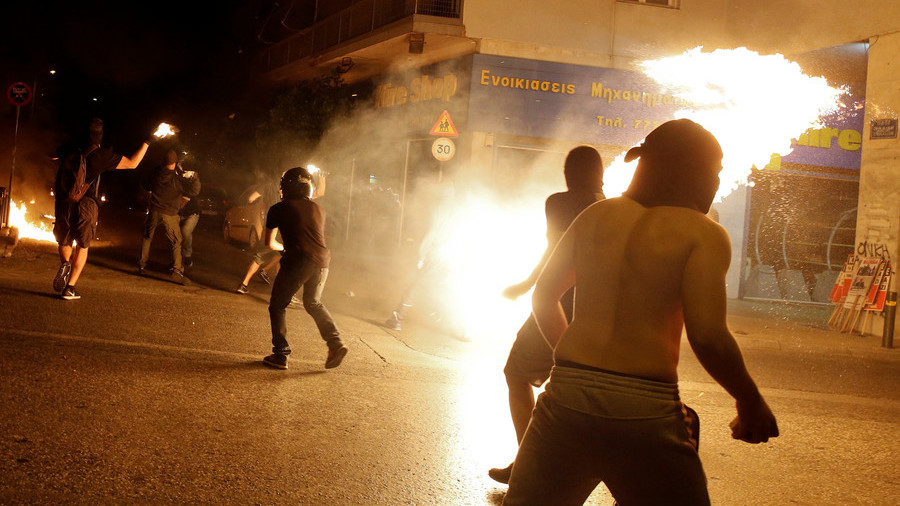 Masked protesters clash with Greek police on anniversary of left-wing activistâ€™s slaying (VIDEO)