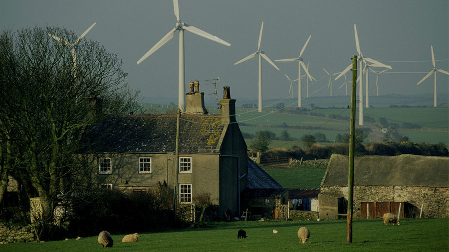 Renewables share in UK’s power generation hits record high