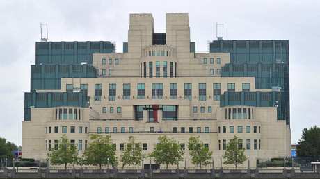MI6 building in London August 25, 2010. REUTERS/Toby Melville/File Photo
