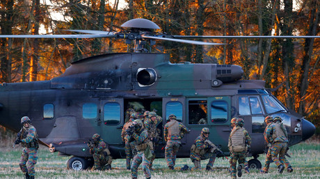 'Middle finger affair': Macron lands in 'embarrassing' picture controversy