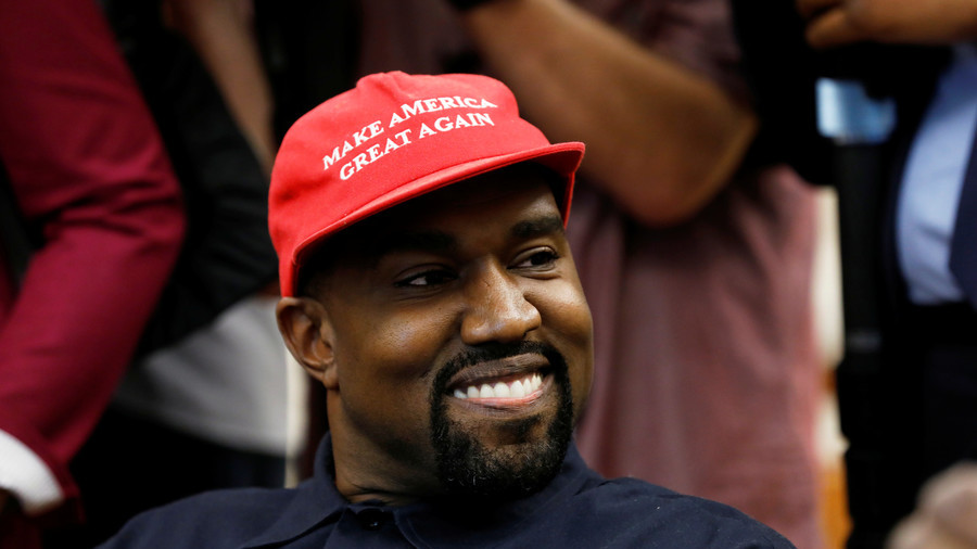 Yeezy to guess: Kanye’s iPhone passcode revealed during Trump White House meeting (VIDEO)
