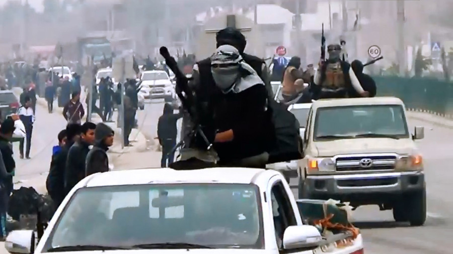 ISIS take 700 refugees hostage as US keeps ‘imitating’ fighting terrorists in Syria – MoD
