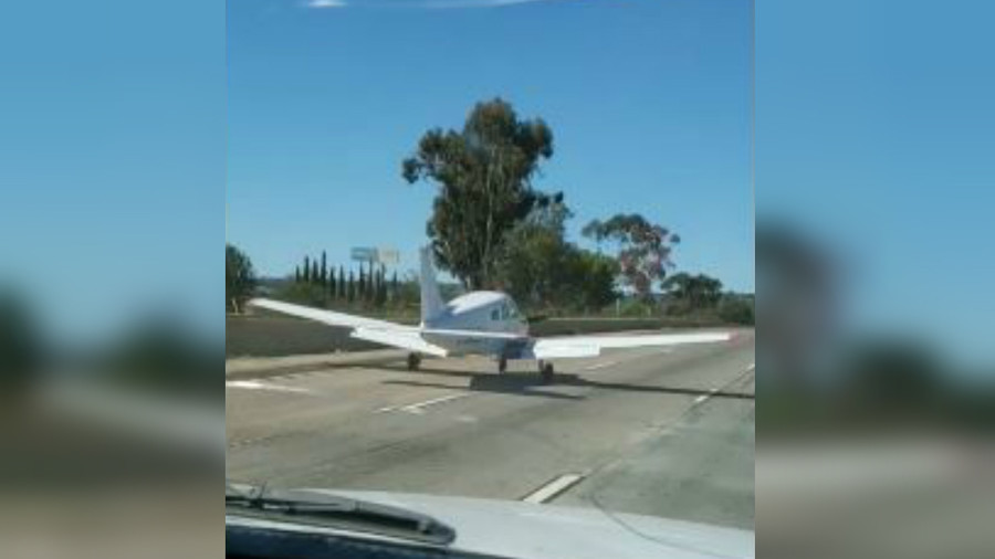 ‘You Don’t See This Everyday’: Plane Makes Epic Emergency Landing Amid ...